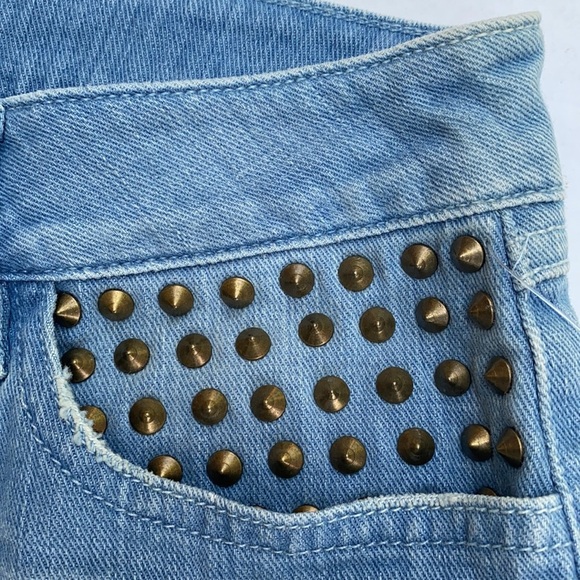 New GUESS Women's Denim Shorts SZ 27 - Picture 3 of 6